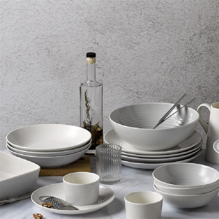 Royal Doulton Gordon Ramsay Maze dinnerware in light grey