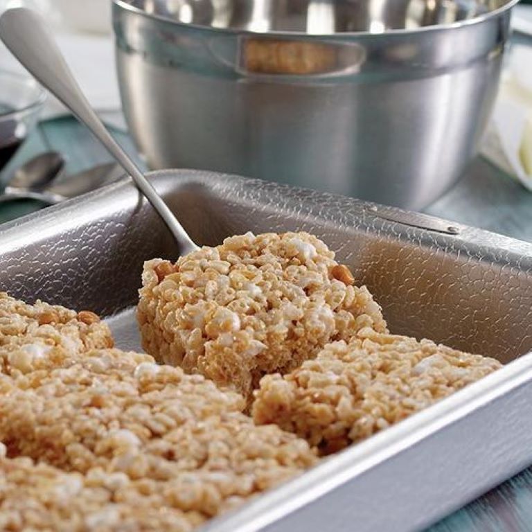 Doughmaker's Cake  Pan 9" x 13"