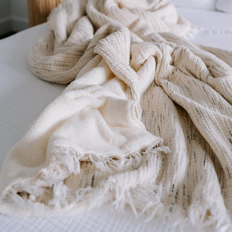 Pokoloko Sketched Crinkle Bed Cover - Natural
