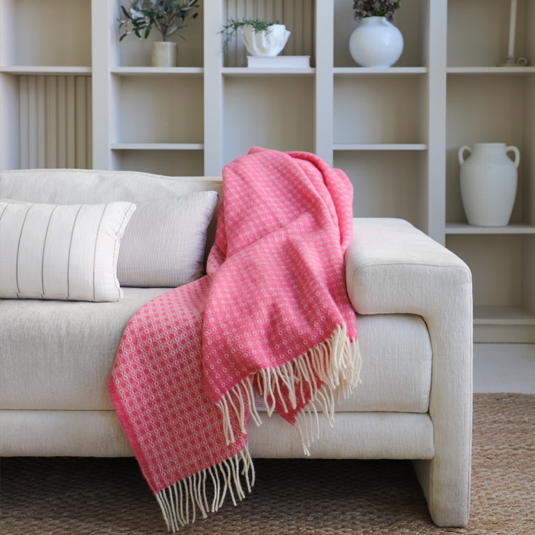 Klippan Throw - Loop Hot Pink