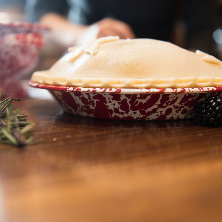 Crow Canyon Pie Plate - Red Splatter
