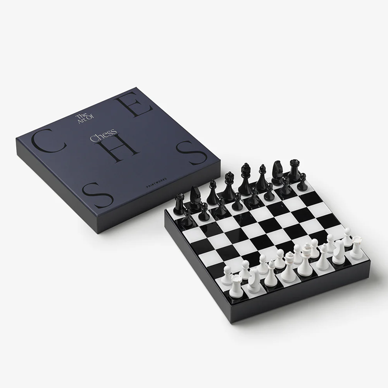 Printworks The Art of Chess - Chess Set