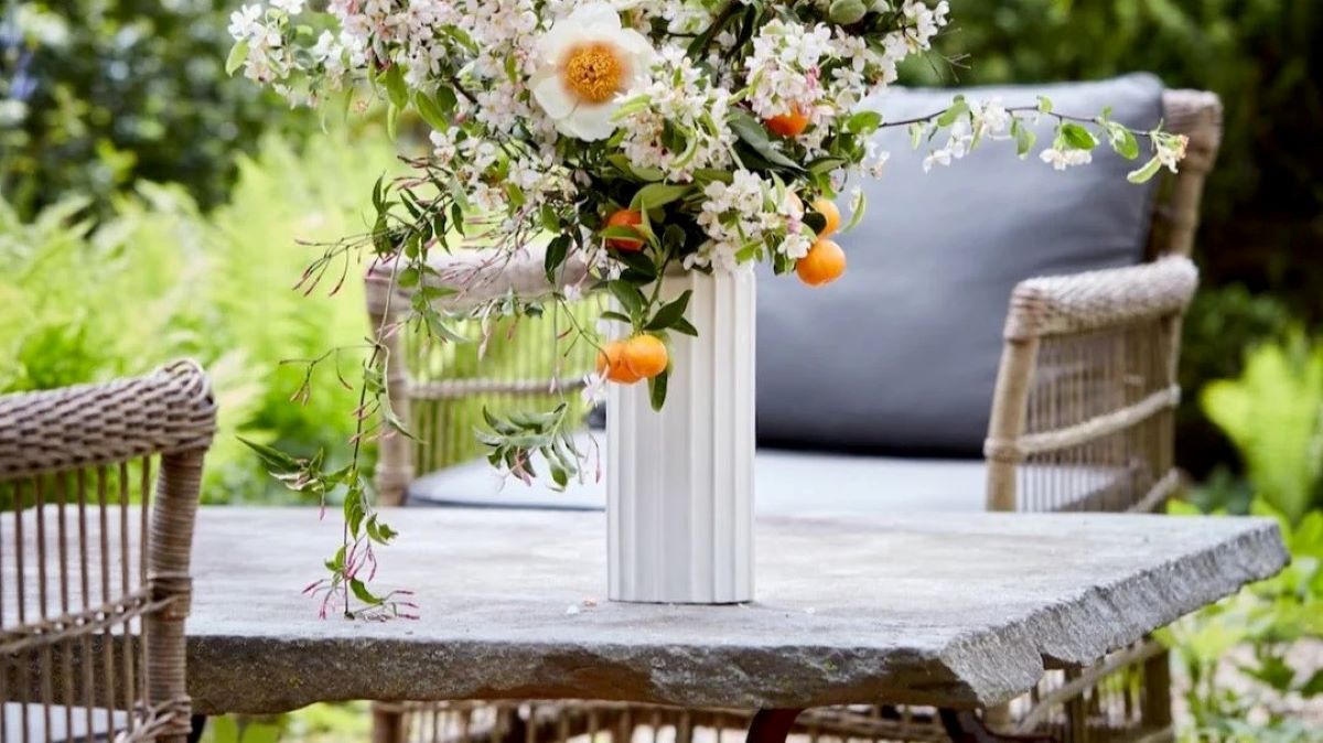 The Floral Society Banner Bradshaws and Kitchen Detail